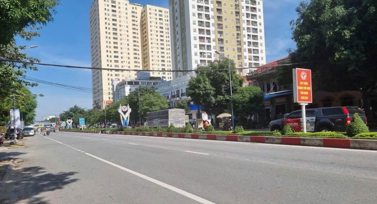 Nhà 3,5 tầng cho thuê đường Nguyễn Du, 110m² - Gần ĐH Vinh, giá tốt!