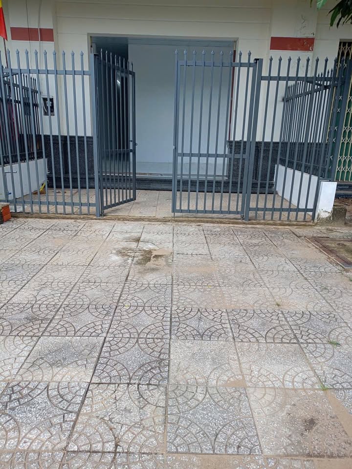 Nhà cho thuê khu dân cư Dương Minh Châu 90m² giá 2.5 triệu - Lộ ô tô vi vu, gần chợ!