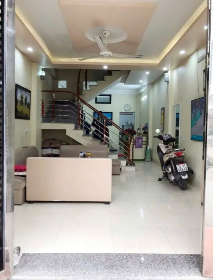 Nhà cho thuê tại Văn Cao, Hải Phòng 50m² giá 10 triệu - Ô tô đỗ cửa, vị trí đẹp!