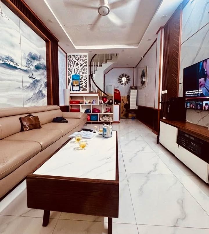 Nhà phố Vũ Trọng Phụng, Thanh Xuân 35m² giá 12 tỷ - An ninh tốt, hàng xóm thân thiện!