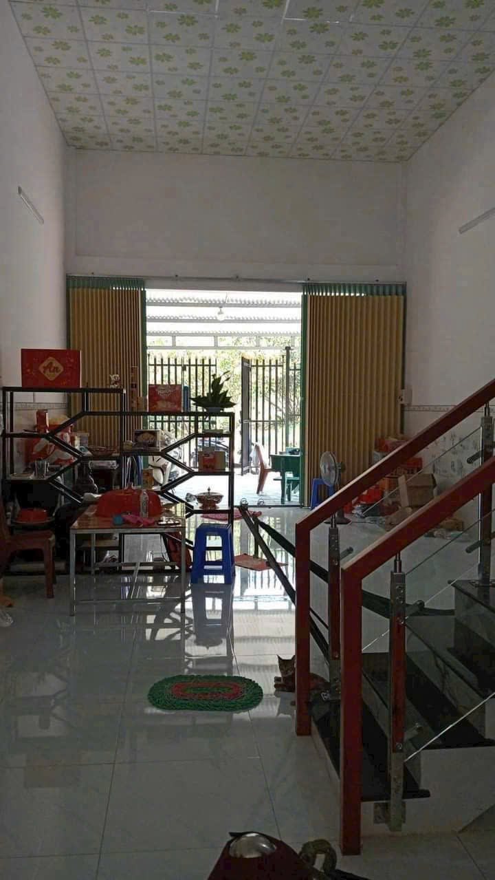 Nhà phố Trảng Bom 135m² giá 1.1 tỷ - Sổ đỏ chính chủ, gần chợ Sông Thao!