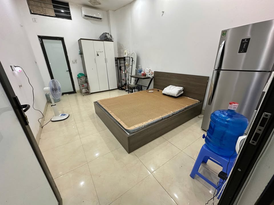 Phòng cho thuê tại ngõ Thống Nhất, Đống Đa 20m² giá 3.7 triệu - Sẵn sàng vào ở ngay!