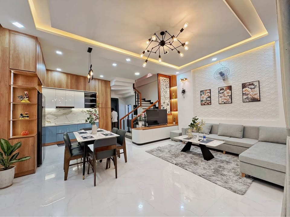 Nhà 3 Tầng 105 Huỳnh Ngọc Huệ, 46m² giá 4.6 tỷ - Thiết kế thông minh, không gian thoáng đãng!