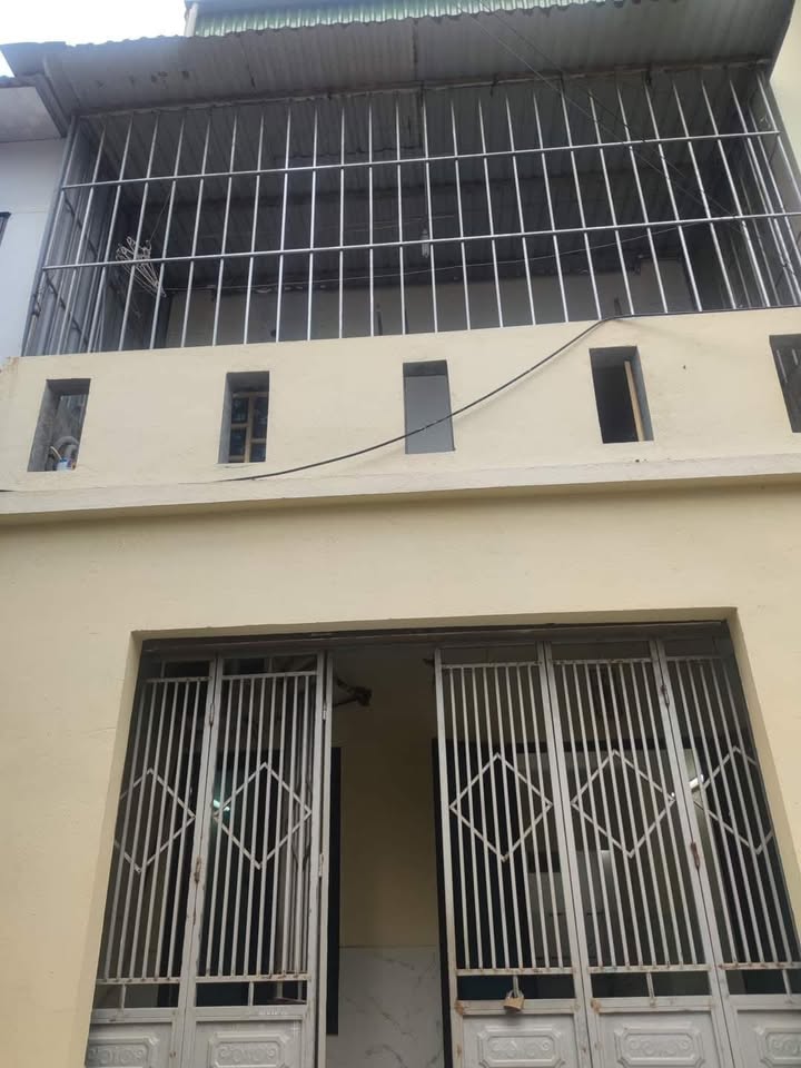 Nhà 2 tầng ngõ 90 Trung Lực, Hải Phòng 40m² giá 2 tỷ - Hướng Nam thoáng mát!