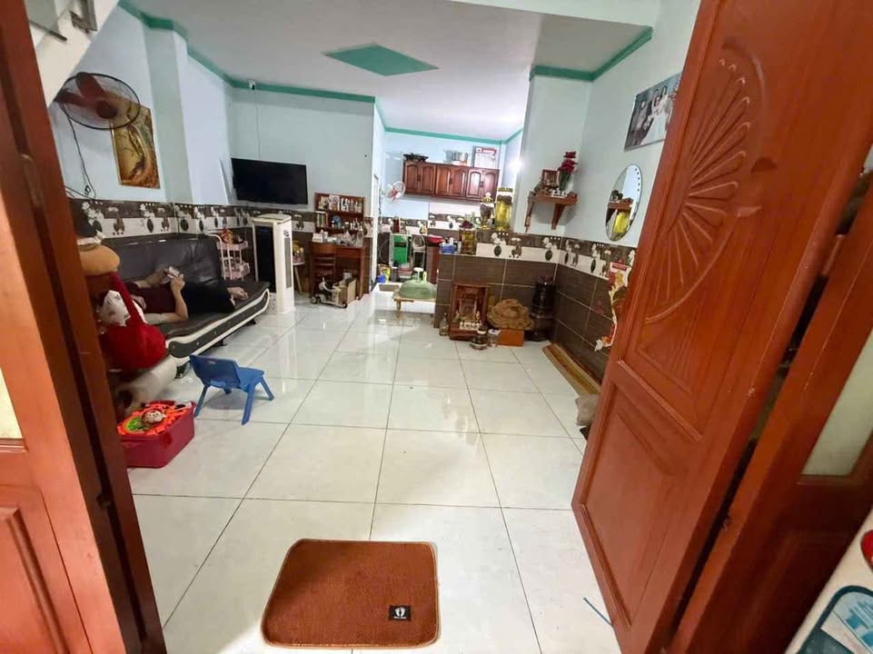 Nhà cấp 4 gác lửng Tân Bình Dĩ An 42m² giá 980 triệu - Nhà đẹp, thuận tiện!