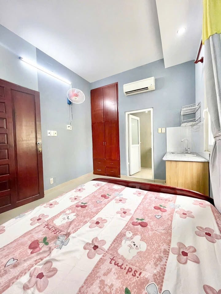 Phòng trọ 450 Trường Chinh, Q.12 - Giá chỉ 3.6 triệu, có máy lạnh và tủ lạnh!