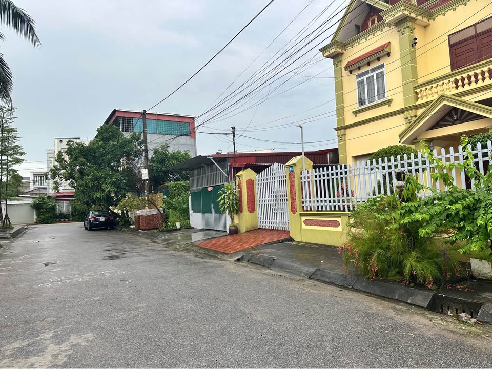 Bán đất chung cư tổ 6, thị trấn An Dương 93m² giá 3 tỷ - Vị trí đắc địa, giao thông thuận lợi!