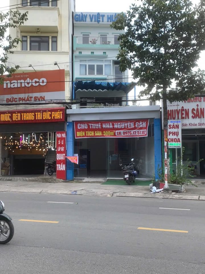 Nhà mặt tiền Lê Hồng Phong, Dĩ An 200m² giá 15.8 tỷ - Đầu tư sinh lời cao!