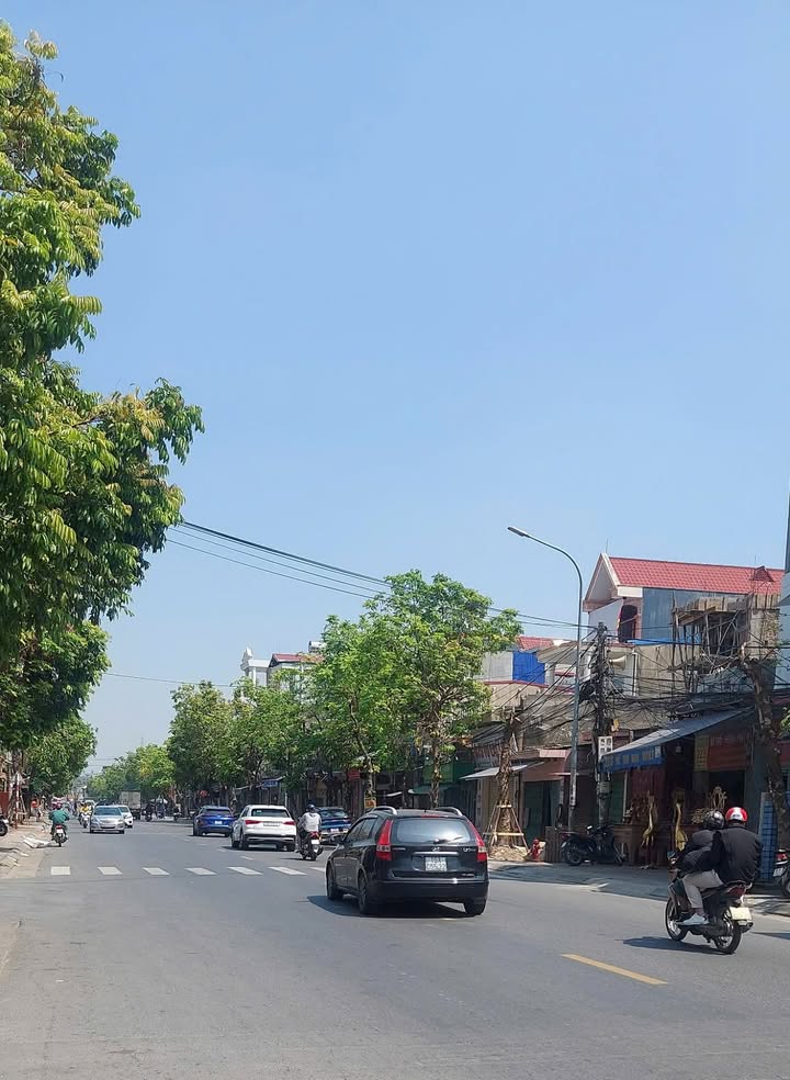 Bán nhà mặt đường Trần Nhân Tông, Kiến An 98m² giá 6 tỷ - Đầu tư tiềm năng!