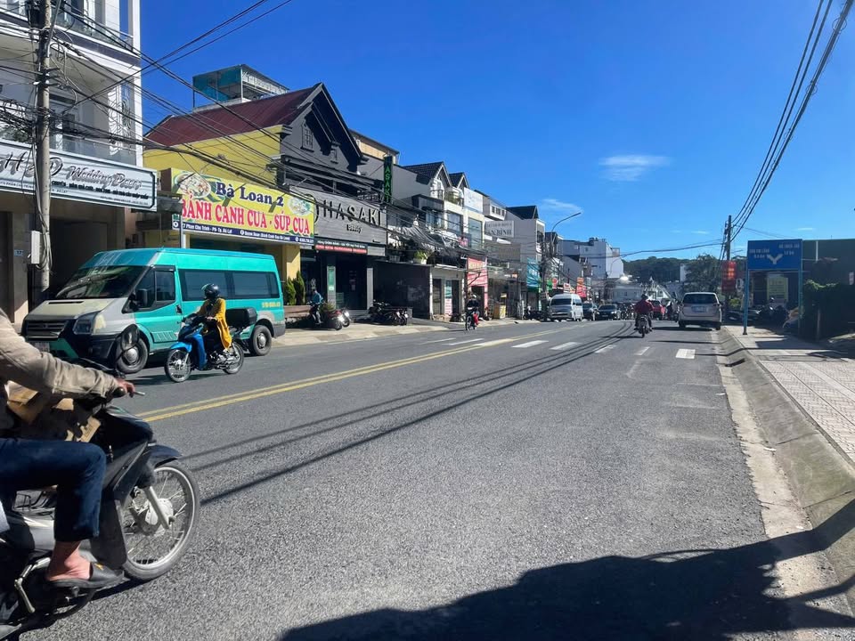 Bán nhà mặt tiền kinh doanh Phan Chu Trinh, Đà Lạt 101m² giá chỉ 14 tỷ - Cơ hội đầu tư hấp dẫn!