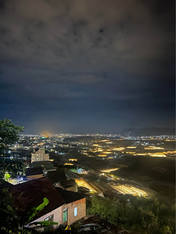 Bán nhà hàng Nhà Chung Đà Lạt 103m² giá 20 tỷ - Vị trí đắc địa gần trung tâm!