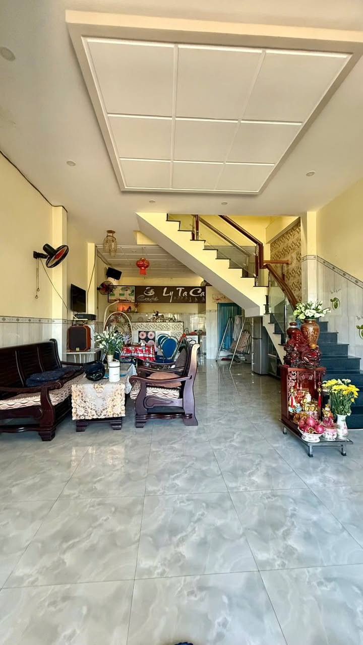 Nhà phố Tây Nha Trang 224m² giá 7 tỷ - Tiềm năng cho thuê ổn định!