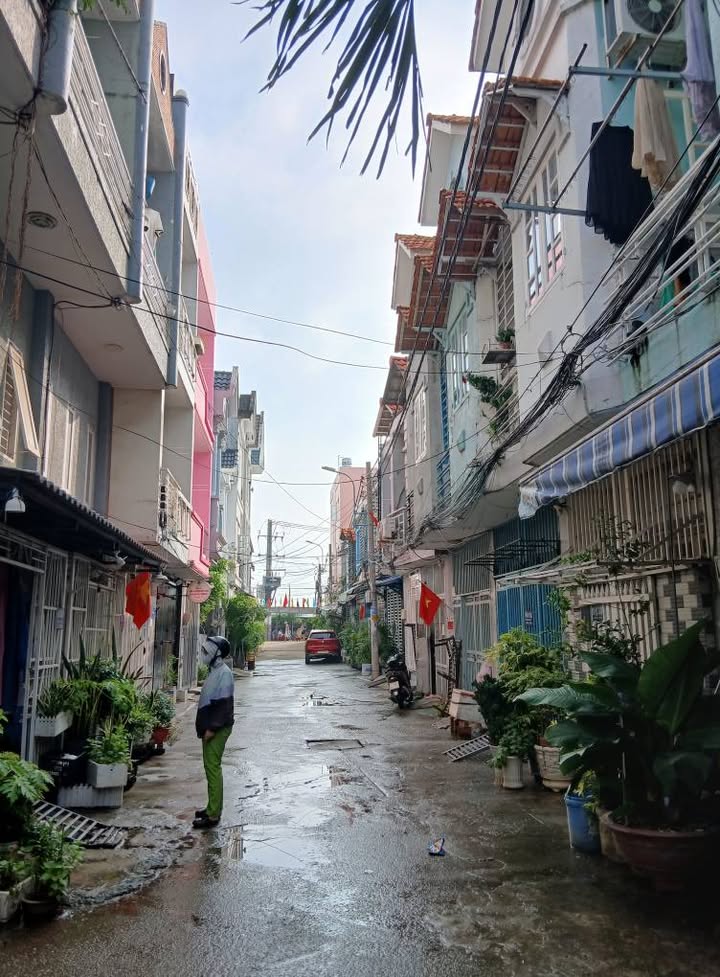 Nhà mặt tiền hẻm 2279 đường Huỳnh Tấn Phát, Nhà Bè 32m² - Sổ hồng chính chủ, giá thỏa thuận!