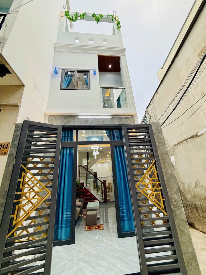 Nhà góc 3 mặt tiền Phú Định 38m² giá 4.55 tỷ - Thiết kế hiện đại, sẵn sàng vào ở!