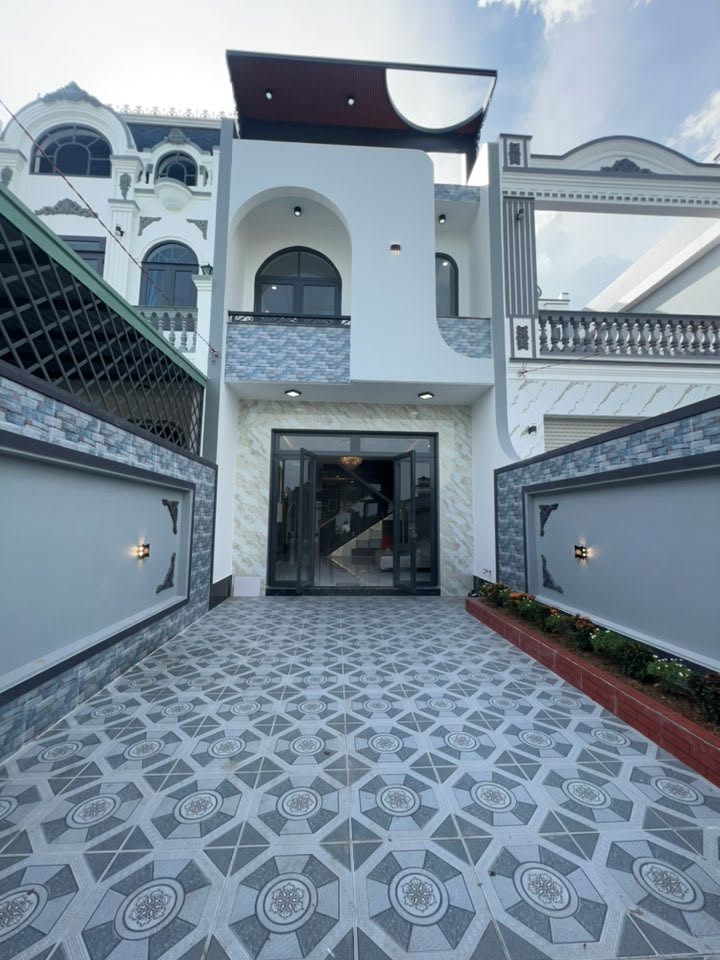 Nhà đẹp 5x36m tại Long Thạnh, Cần Đước giá 3.75 tỷ - Cơ hội sở hữu duy nhất!