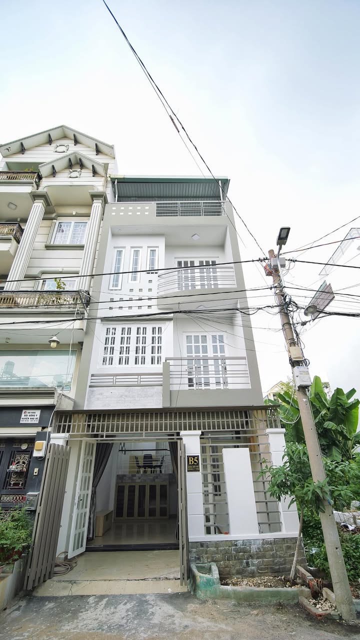 Bán nhà Quận 7 chính chủ 80m² giá 12.5 tỷ - Hẻm rộng ô tô vào tận nơi!