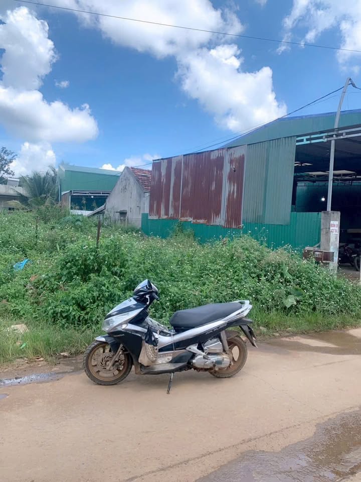 Đất nền quận Krông Pắc 180m² giá 1.8 tỷ - Vị trí đắc địa gần sân cầu lông Hoàng Đào