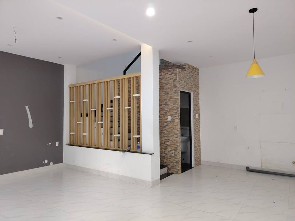 Nhà 3 tầng kiệt ô tô Điện Biên Phủ, Thanh Khê 57m² giá 4.9 tỷ - Thiết kế hiện đại, sẵn sàng vào ở!