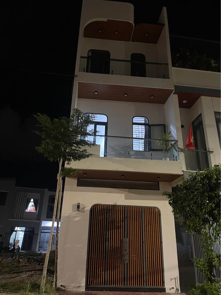 Nhà 3 tầng Phạm Ngũ Lão Quy Nhơn 44m² giá 3.5 tỷ - Tiện ích đầy đủ gần biển!