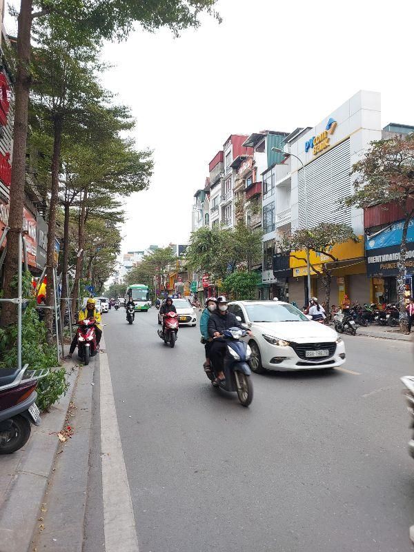 Nhà mặt phố Khâm Thiên, Đống Đa 25m² - Kinh doanh đỉnh, vỉa hè rộng!