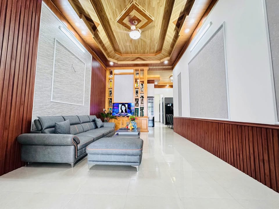 Nhà đẹp Cư Êbur Buôn Ma Thuột 160m² giá 2.8 tỷ - Sẵn sàng vào ở ngay!