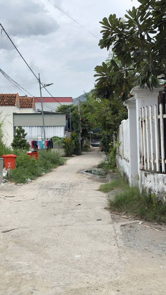 Nhà 2 tầng mới 100% tại xã Diên Khánh 84.1m² giá 2.45 tỷ - Full nội thất, sẵn sàng vào ở!