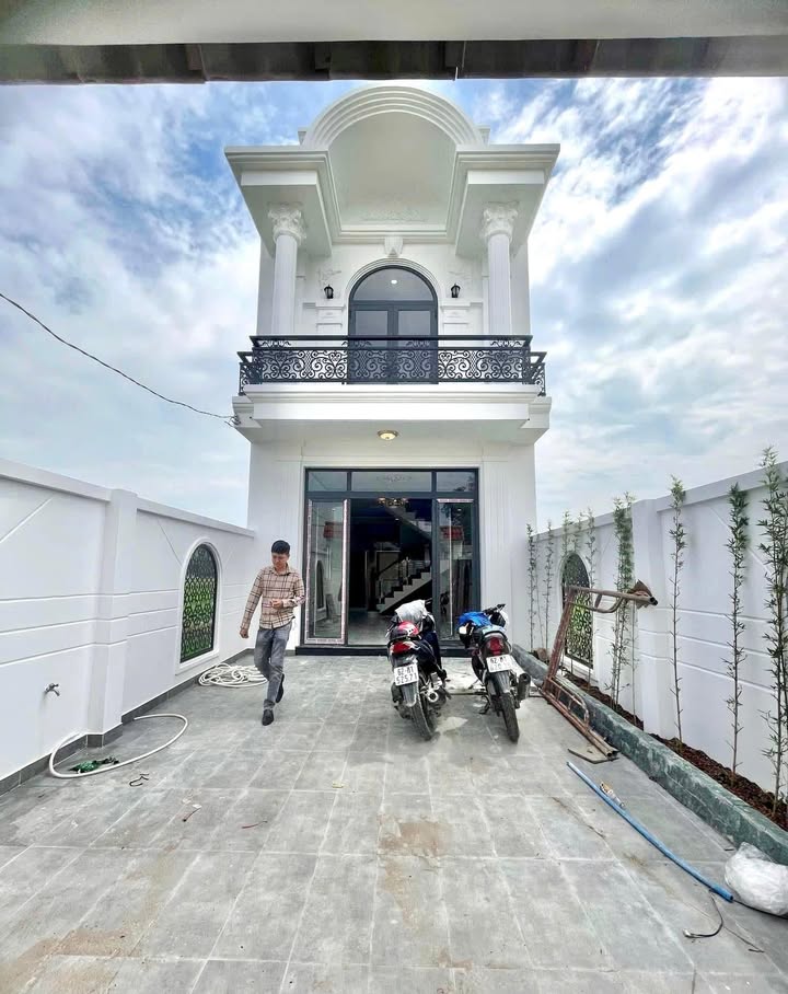 Nhà phố Trảng Dài Biên Hòa 100m² giá 2.05 tỷ - Thiết kế hiện đại, tiện nghi