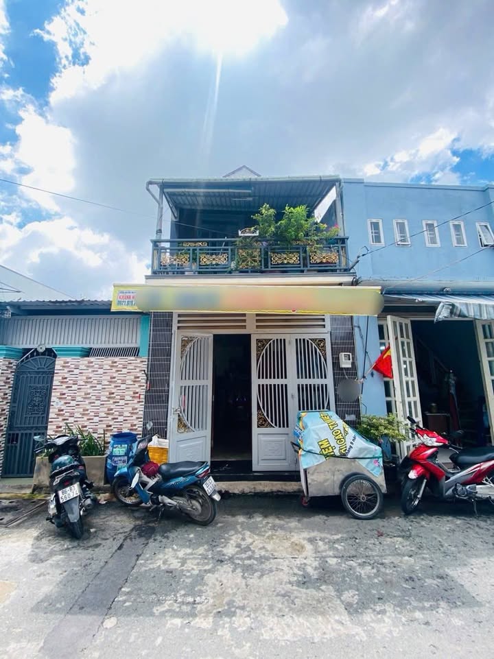 Nhà phố Ấp 7, Bà Điểm 49m² giá 2.7 tỷ - Chính chủ, thiết kế hiện đại!