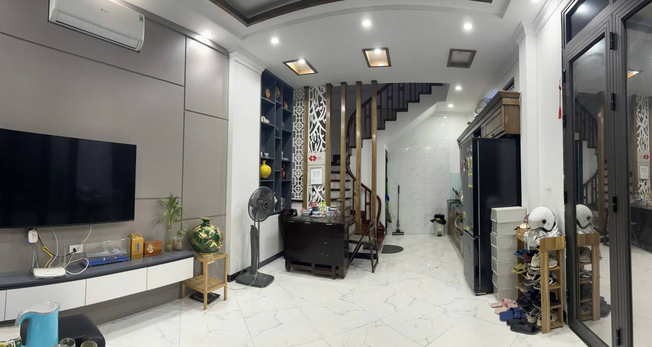 Nhà phố Đặng Tiến Đông, Đống Đa 45m² giá 13.2 tỷ - Lô góc đẹp như khách sạn!