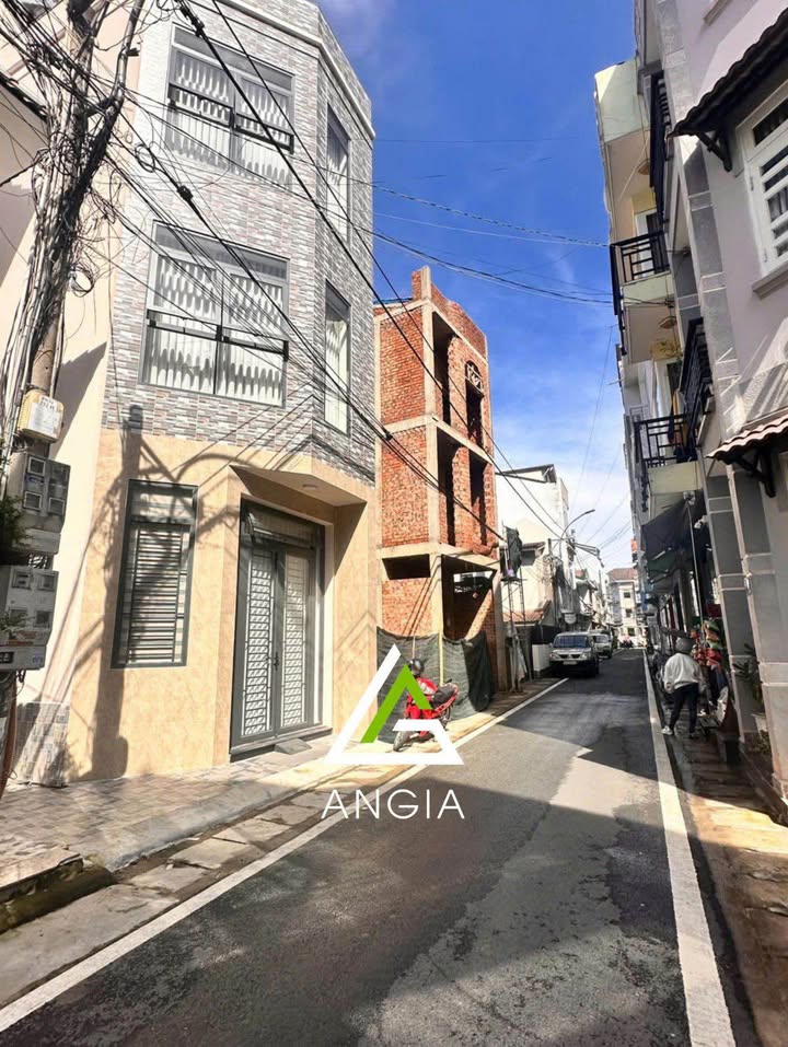 Nhà KQH Phan Đình Phùng, Đà Lạt 104m² giá 15.5 tỷ - Thiết kế hiện đại, đầy đủ nội thất!