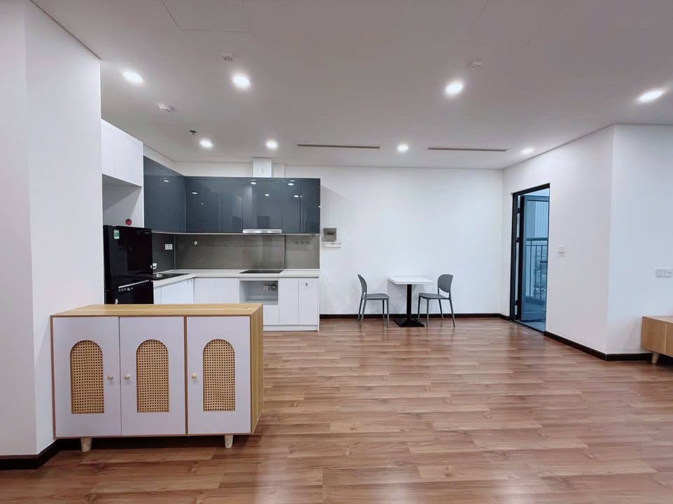 Chung cư Mipec Rubik Cầu Giấy 84m² giá 20.5 triệu - Full nội thất, sẵn ở ngay!