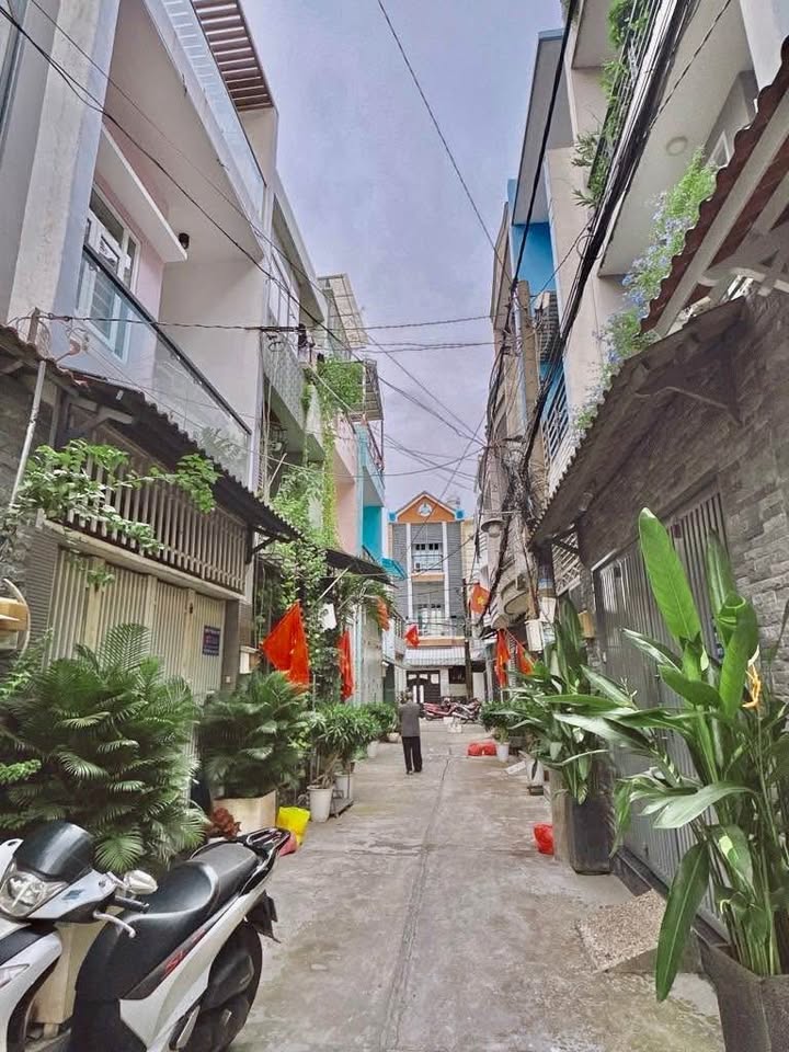 Nhà phố Tân Sơn Nhì 41m² giá 6.99 tỷ - Hẻm ô tô, gần AEON Mall!