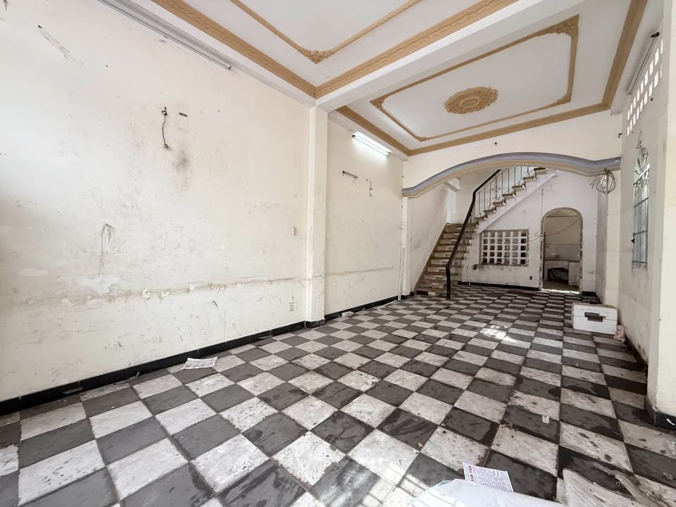 Nhà mặt tiền Trường Chinh, Tân Bình 72m² giá 9.5 tỷ - Kinh doanh tốt, lô góc!