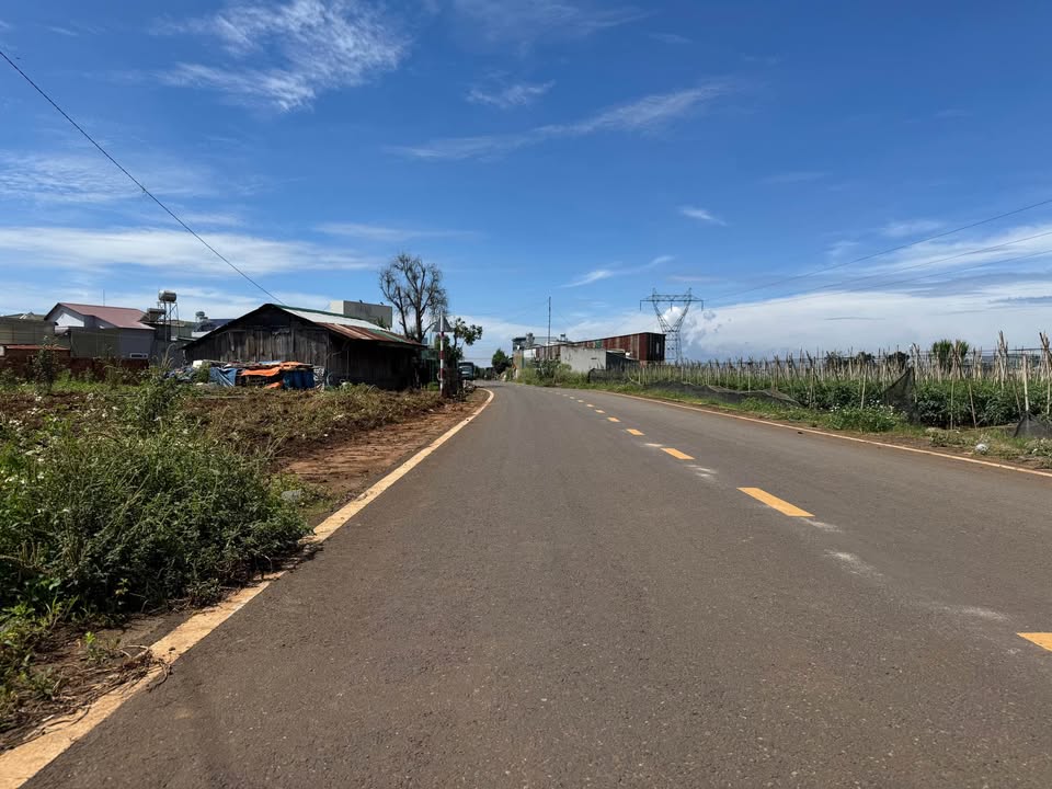 Đất mặt tiền Phạm Hùng, Đức Trọng 300m² giá 6.5 tỷ - Vị trí đắc địa, pháp lý rõ ràng!