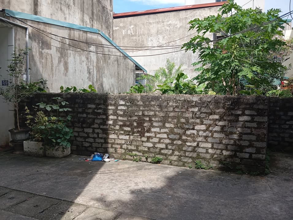 Đất liền kề Trần Hưng Đạo 121m² giá 2.7 tỷ - Cơ hội đầu tư tuyệt vời!