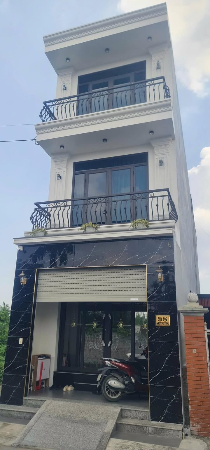 Nhà độc lập 3 tầng tại Hải Thành, 60m² - Gần chợ, tiện ích đầy đủ!