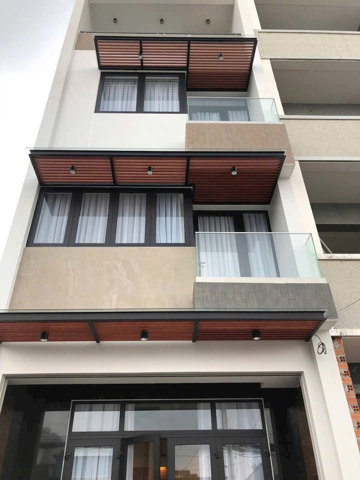 Nhà mặt tiền kinh doanh Trường Thọ, Thủ Đức 85m² giá 11.8 tỷ - Đầu tư sinh lời ngay!