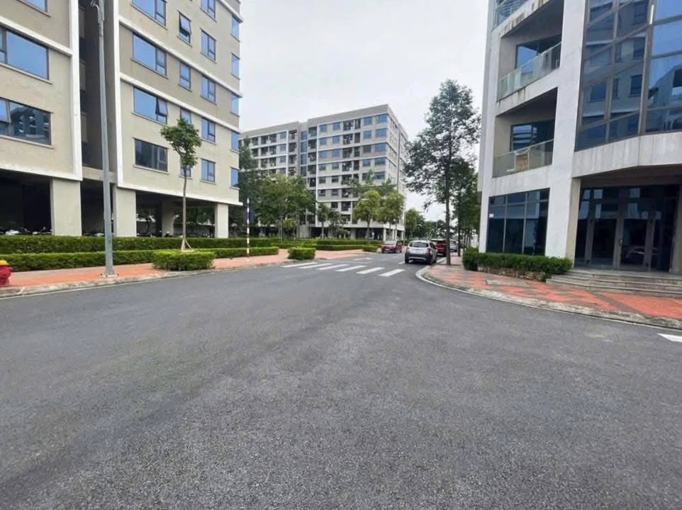 Shophouse Viglacera Đông Tiến Yên Phong 97m² giá 4.3 tỷ - Điểm sống lý tưởng đầy tiện ích!