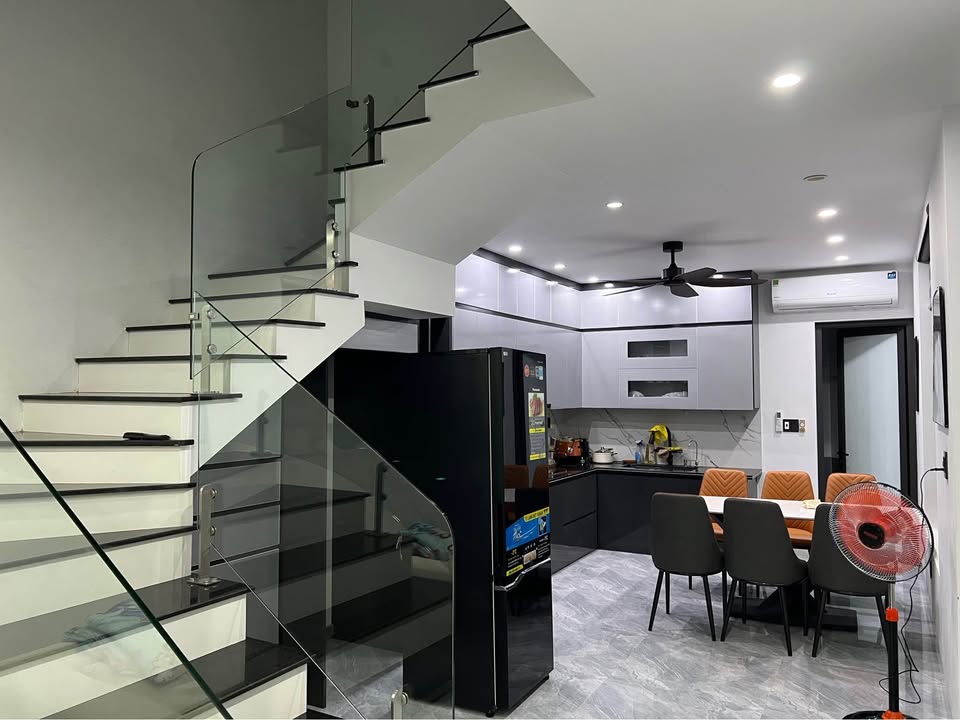 Nhà 2 tầng hiện đại tại Nam Cường, Yên Bái, 81,9m² giá 3 tỷ - Sẵn sàng vào ở!