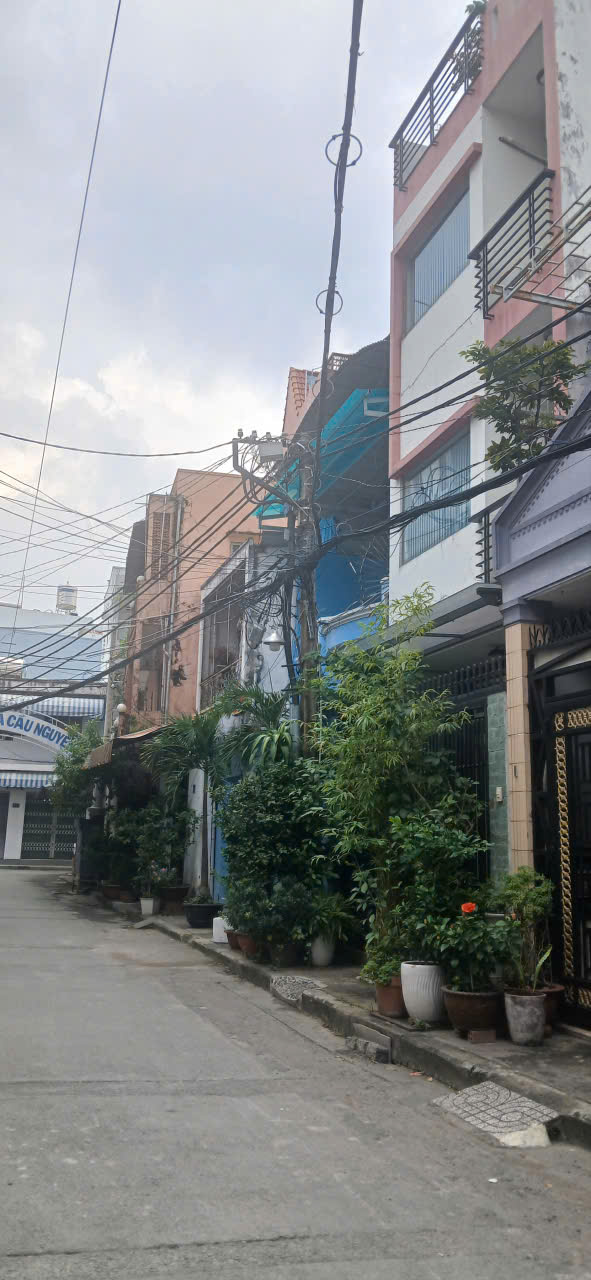 Nhà phố Bành Văn Trân, Tân Bình 42m² giá 5.5 tỷ - Ô tô đỗ cửa, sẵn sàng ở ngay!