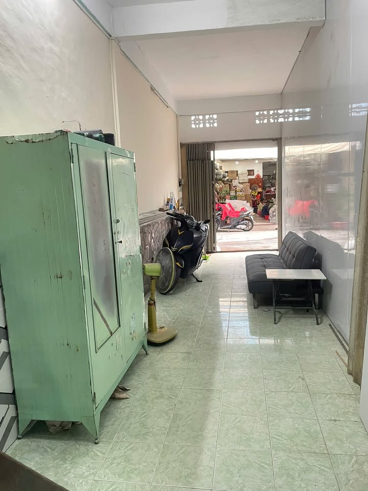 Nhà nguyên căn cho thuê tại Mai Xuân Thưởng, Quận 6, 25m² - Sơn sửa mới đẹp!