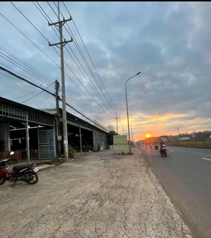 FrontHouse mặt tiền đường 21.4, Suối Tre, Long Khánh 560m² giá 10 tỷ - Tiện kinh doanh, mở xưởng!