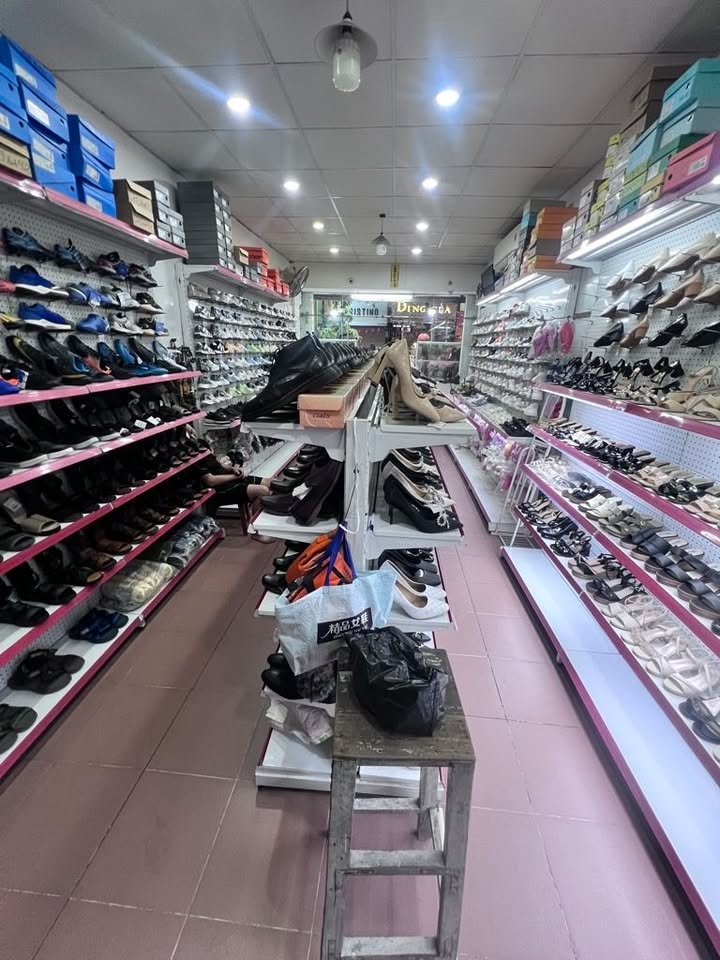 Nhà mặt phố Ngọc Lâm 36m² giá 26 tỷ - Kinh doanh sầm uất Long Biên!