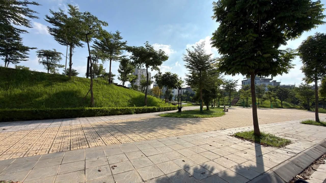 Đất TĐC Ngọc Thụy 79m² MT 6.5m Đường 12m - Gần công viên, chỉ 20 tỷ!