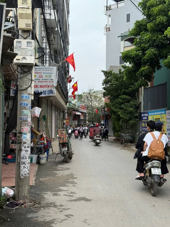 Đất Yên Nghĩa Hà Đông 32m² giá 5 tỷ - Ô tô đỗ cửa, vị trí kinh doanh sầm uất!