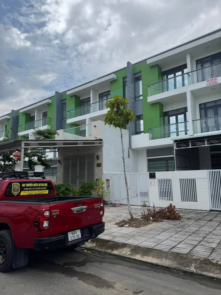 Nhà phố Bình Thủy Cần Thơ 100m² giá 3 tỷ - Sẵn sàng vào ở ngay!