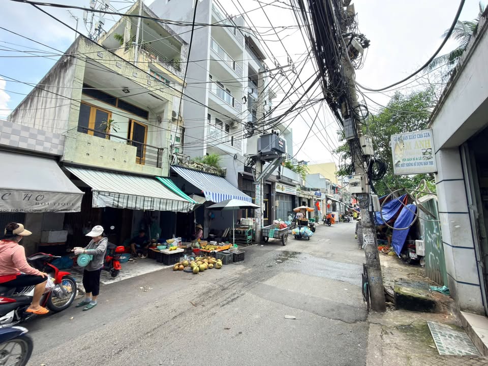 Đất mặt tiền đường 1041, Q.7, 90m² giá 10.2 tỷ - Tiềm năng đầu tư cao!