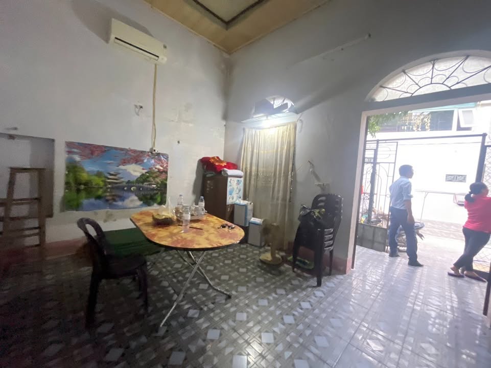 Nhà bán Hưng Bình Vinh 88.6m² giá 1.1 tỷ - Khu trung tâm tiện ích