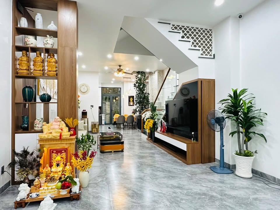 Nhà mặt tiền Tô Hiến Thành, phường 4, Vũng Tàu 107m² - Sẵn sàng vào ở ngay!