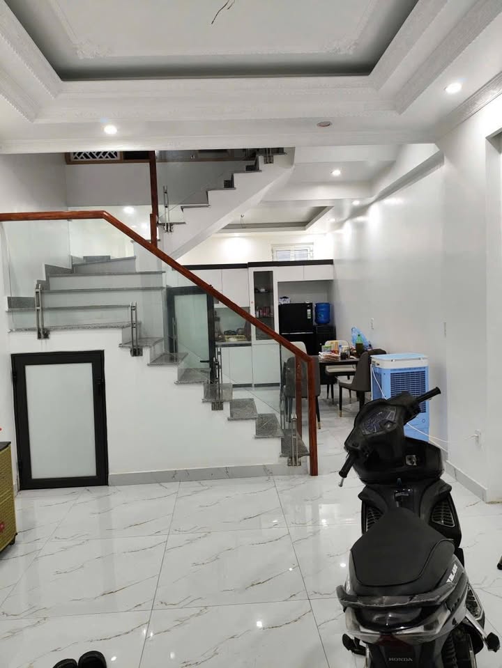 Nhà đẹp Hạ Đoạn 2, Hải An, Hải Phòng 40m² giá 2.35 tỷ - Sổ đỏ chính chủ!